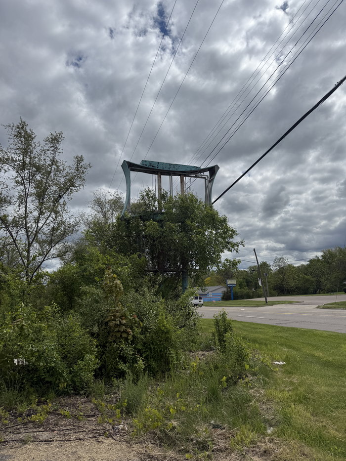 Wallis Drive-In - Wallis North - 5414 N Saginaw (newer photo)